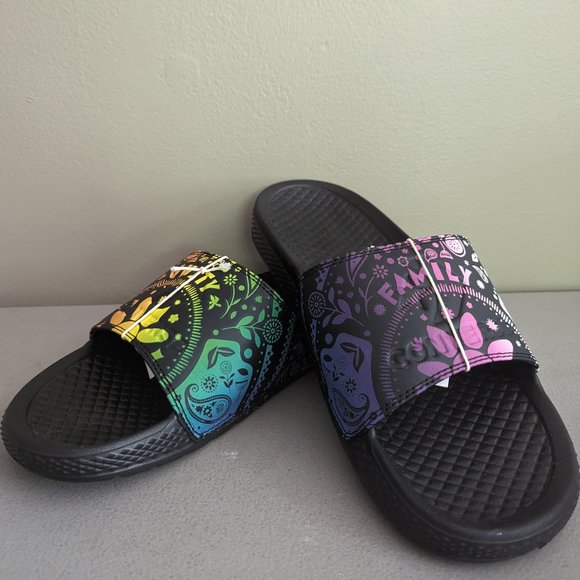 CONVERSE - Family and Unity Slides - Pride Collection 2022 - Picture 1 of 9